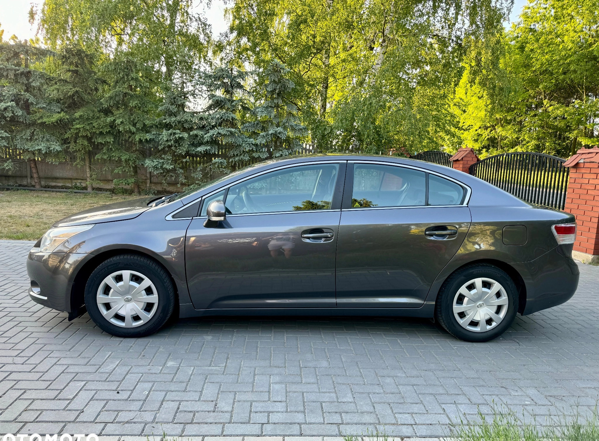 Toyota Avensis cena 34900 przebieg: 161000, rok produkcji 2011 z Milanówek małe 232